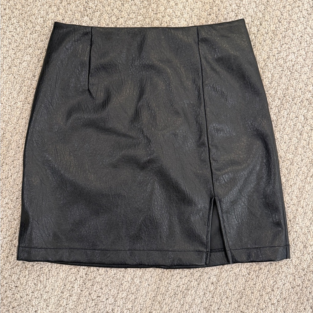 Wild Fable black faux leather mini skirt with slit. Size 4